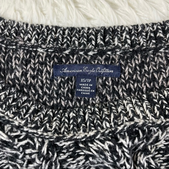 American Eagle Black White Long Sleeve Knit Sweater Crew Neck Size XS - Picture 4 of 9